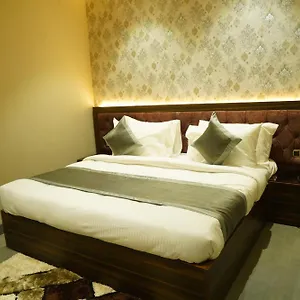 *** Hotel Well Zirakpur India